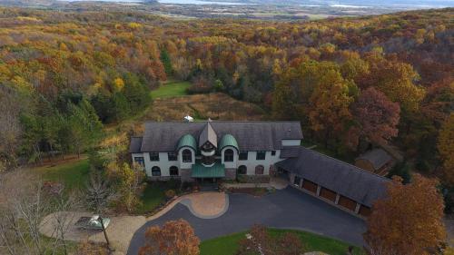 INN AT WAWANISSEE POINT - Best Hotels in Wisconsin