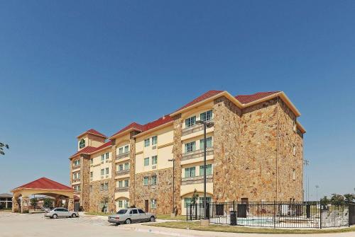 suite hotels in Allen