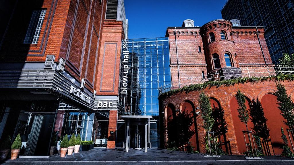 Hotel Blow Up Hall 5050 - Best Hotels in Poznan