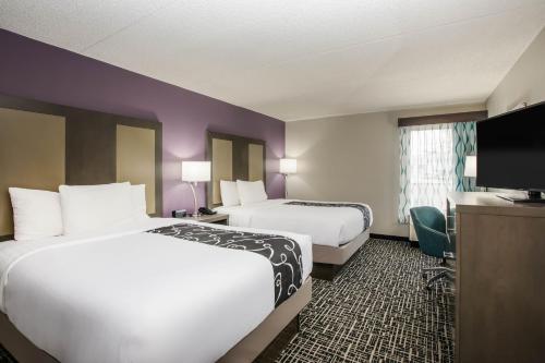 suite hotels in Moline