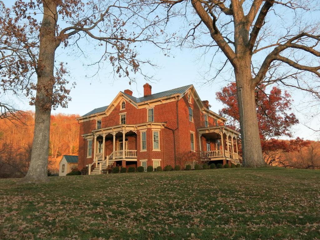 The Inn at Mount Vernon Farm - Best Hotels in Virginia