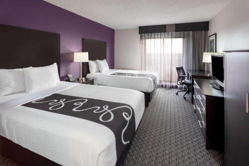 suite hotels in Bloomington