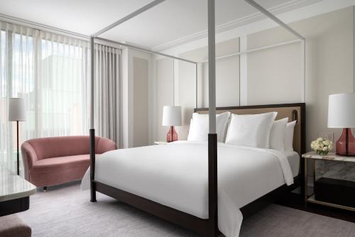Four Seasons Hotel Montreal - Best Hotels in Québec
