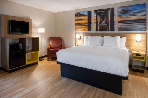 hotels with suites in Milwaukee