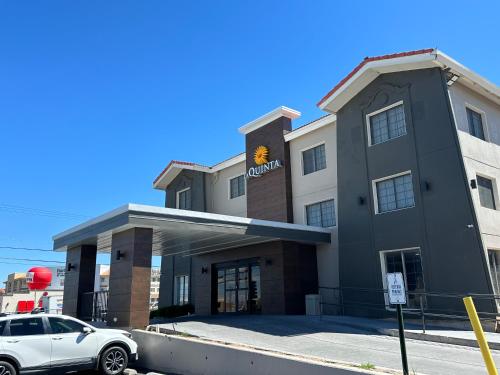 La Quinta Inn by Wyndham Albuquerque Airport - Best Pool Hotels in Albuquerque, NM