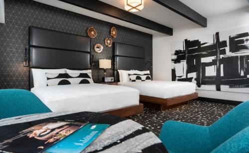 The Earl in Charlevoix - Best Hotels in Michigan