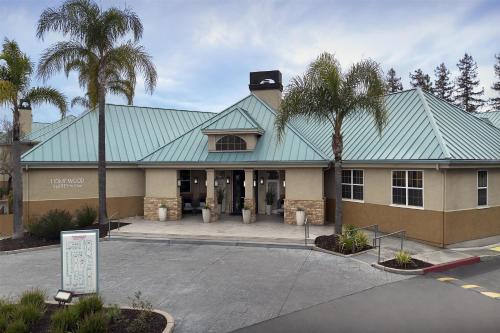 Homewood Suites by Hilton San Jose Airport-Silicon Valley - Best Hotels with Free Breakfast in San Jose, CA