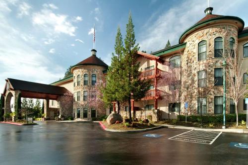 Hilton Santa Cruz Scotts Valley - Best Business Hotels in Santa Cruz, CA