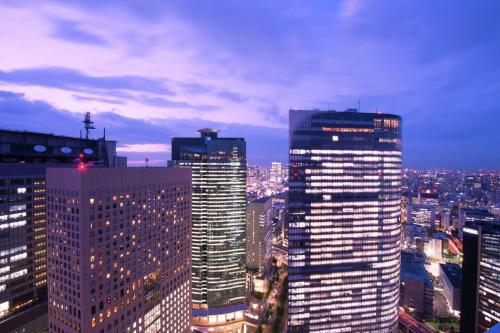 Conrad Tokyo - Hotels with Pools in Tokyo