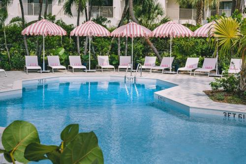 Hampton by Hilton Grand Cayman Seven Mile Beach - Best Beach Hotels in Cayman Islands