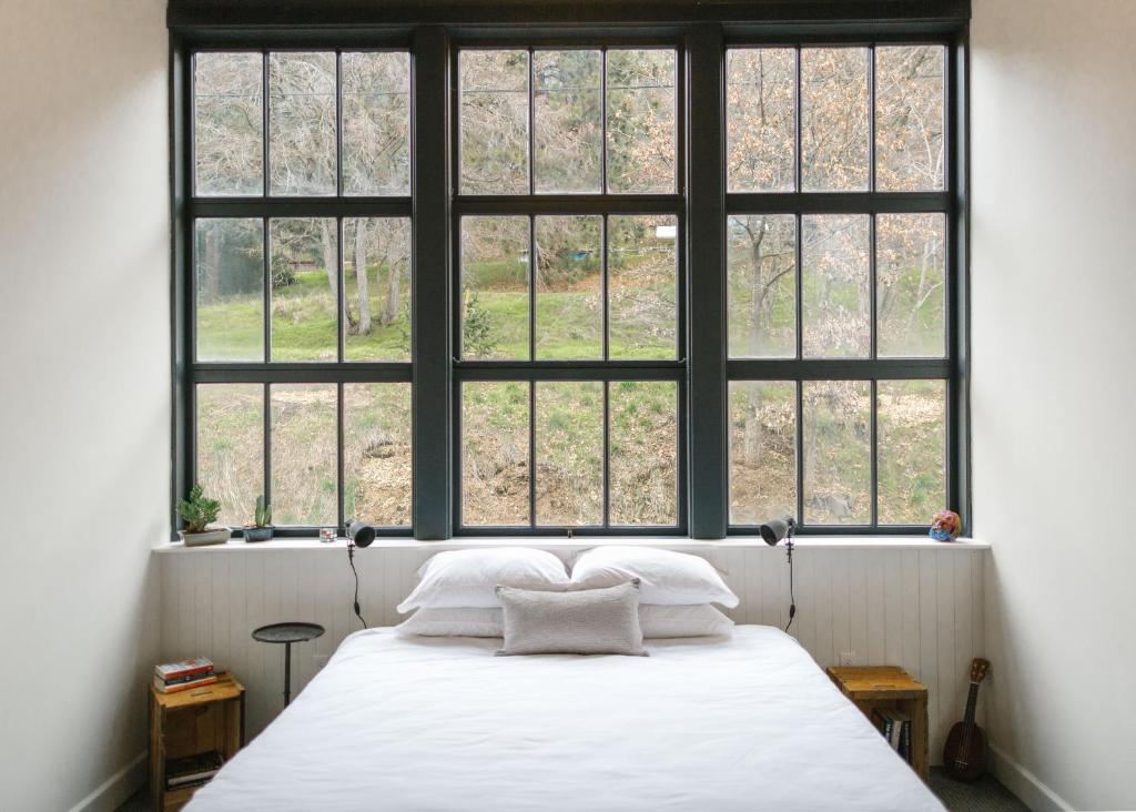 The Society Hotel - Bingen - Best Hotels in Washington State