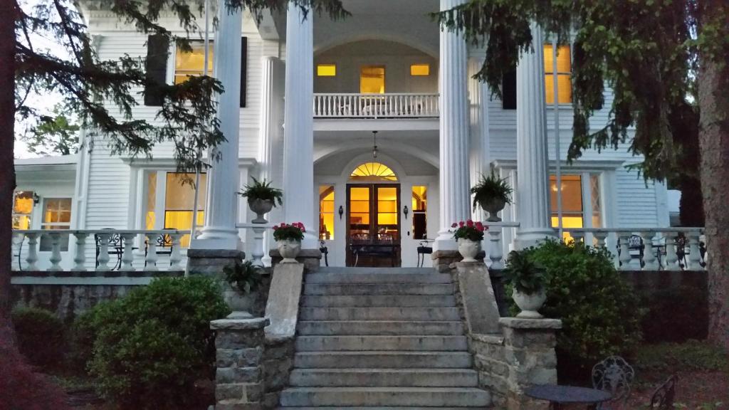 Albemarle Inn - Asheville - Best Hotels in North Carolina