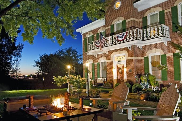Cloran Mansion Bed & Breakfast - Best Hotels in Illinois
