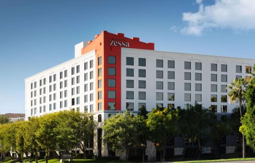 Hotel Zessa Orange County Airport, a DoubleTree by Hilton - Best Hotels with Airport Shuttle Service in Anaheim-Disneyland, CA