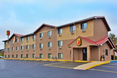 Super 8 by Wyndham Tuscaloosa - Best Business Hotels in Tuscaloosa, AL
