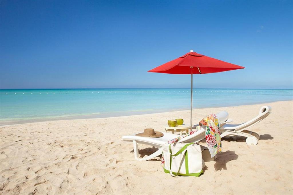 Idle Awhile Beach - Jamaica Hotels on the Beach