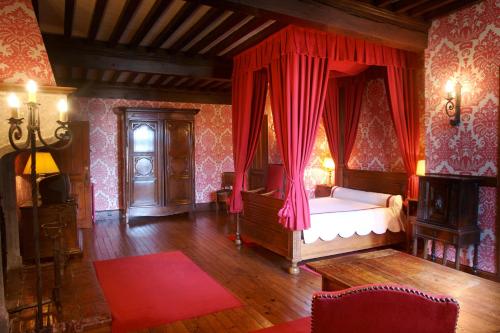 Hostellerie du Vieux Pérouges - Best Hotels in Rhône-Alpes