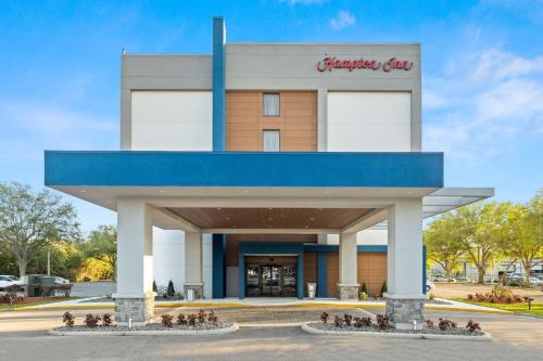 Hampton Inn Tampa-Veterans Expressway - Best Hotels with Free Breakfast in Tampa, FL