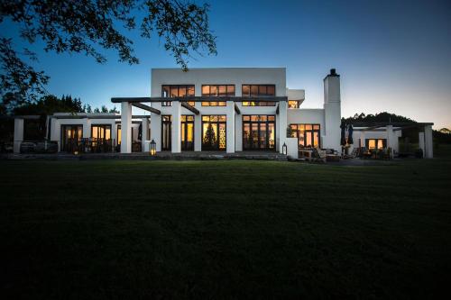 Matakana Estate Lodge - Best Hotels in Matakana