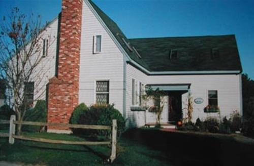 Gardenview Bed and Breakfast - Best Hotels with Free Breakfast in Newport, RI