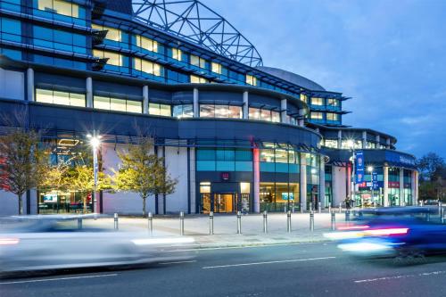 Radisson RED London Twickenham - Best Pool Hotels in London, England