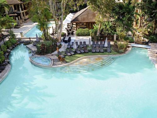 Pullman Palm Cove Sea Temple Resort & Spa