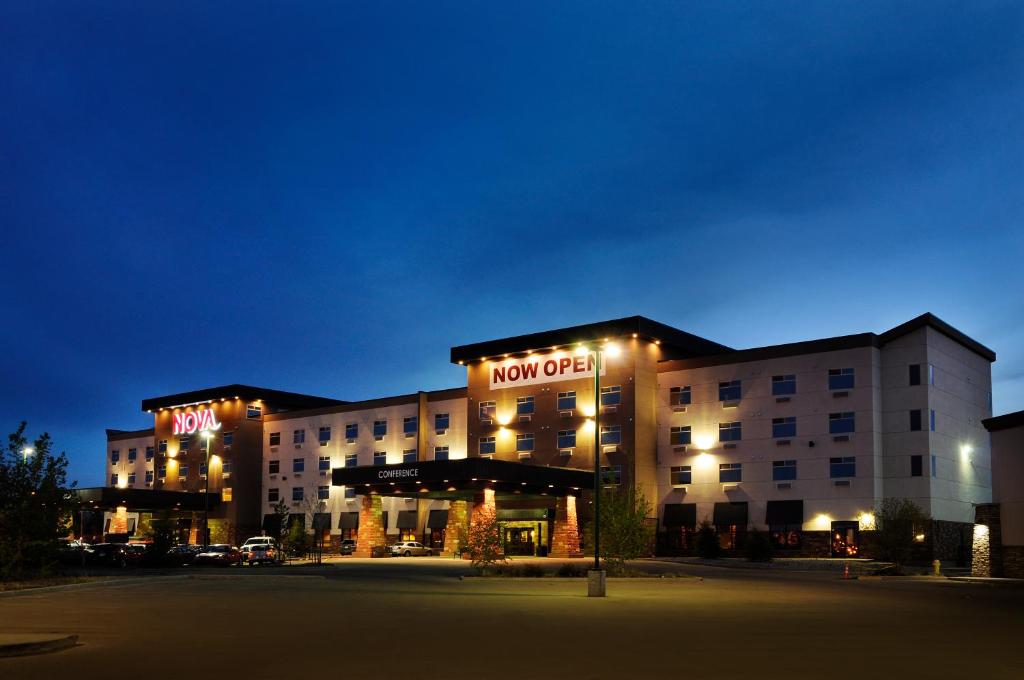 Chateau Nova Yellowhead - Best Parking Hotels in Edmonton