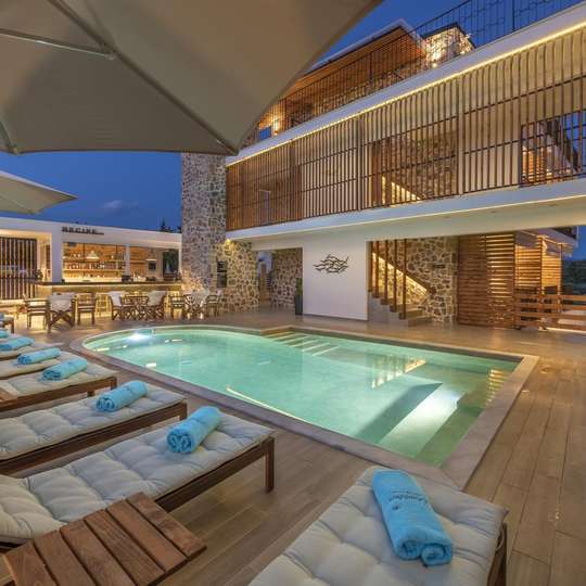 Dandelion Suites