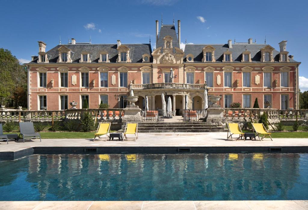 Alexandra Palace - La Maison Younan - Best Hotels in Deux-Sèvres