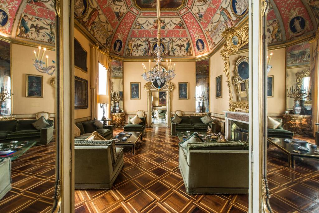 Residenza Ruspoli Bonaparte - Best Hotels in Lazio