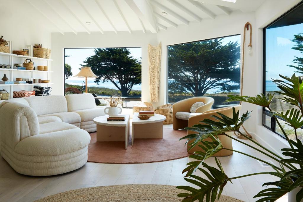 White Water - Best Hotels in Cambria