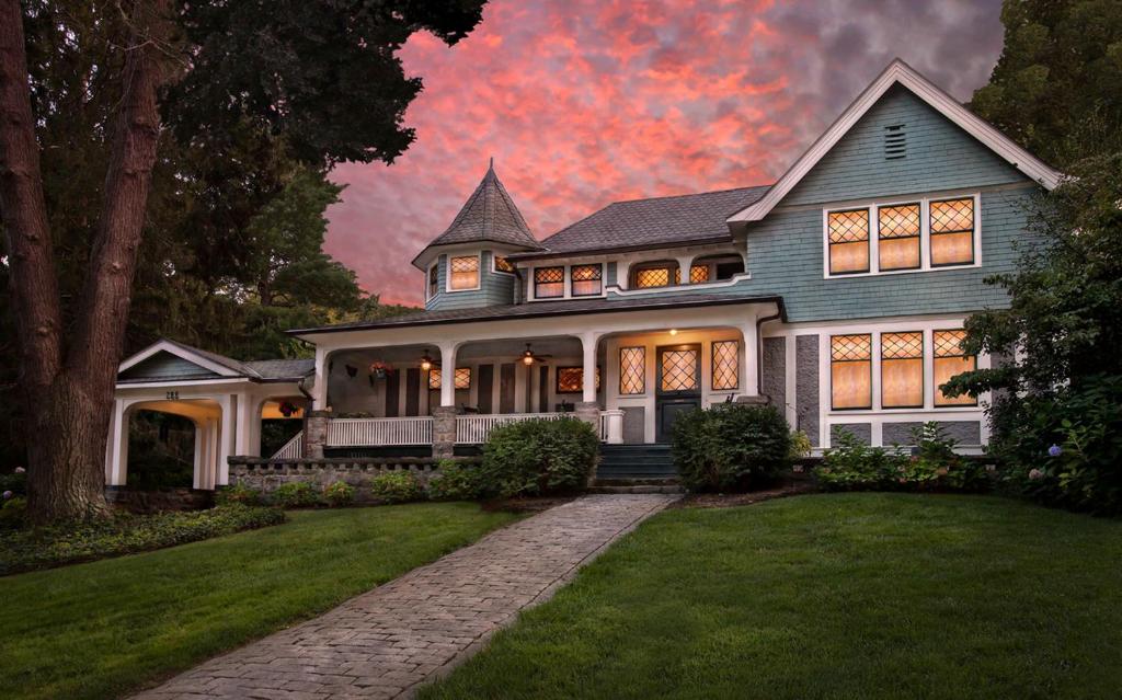 Black Walnut B&B Inn - Best Hotels in North Carolina