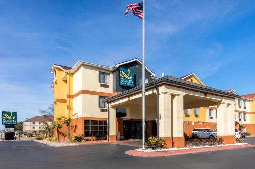 Quality Inn & Suites Montgomery East Carmichael Rd - Best Pet-Friendly Hotels in Montgomery, AL
