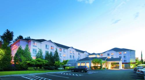 Hilton Garden Inn Seattle/Renton - Best Parking Hotels in Seattle, WA
