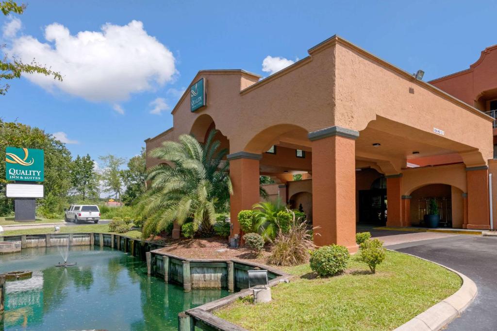 hotels with suites in Jacksonville