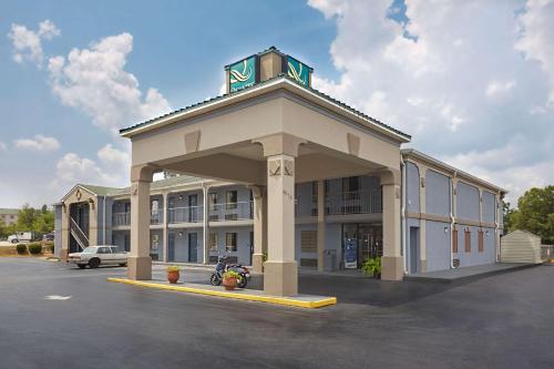 hotels with suites in Augusta