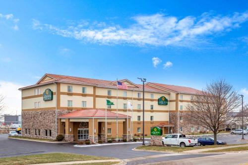 suite hotels in Rockford