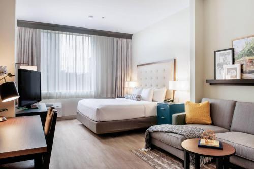 St Charles Coach House, an Ascend Collection Hotel - Best Garden District Hotels New Orleans