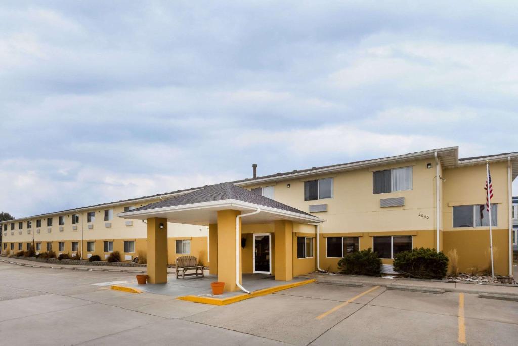 Baymont by Wyndham Billings - Best Hotels with Free Breakfast in Billings, MT