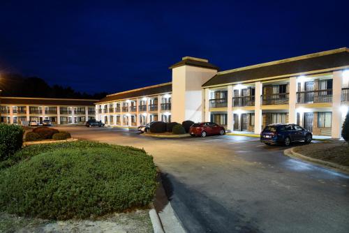 suite hotels in Fayetteville