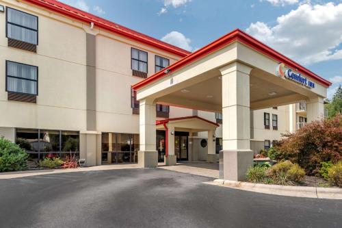 hotels with suites in Asheville
