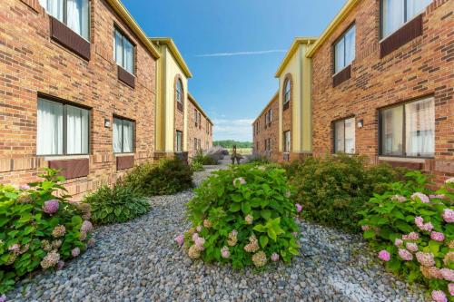 hotels with suites in Traverse City