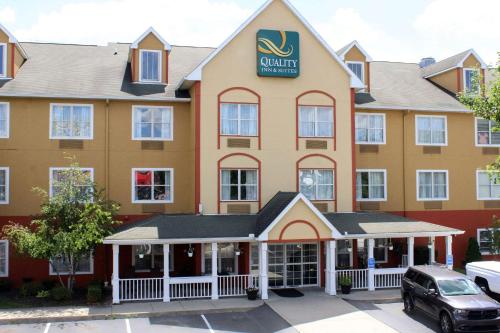 hotels with suites in Cincinnati