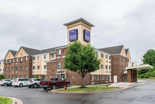 Sleep Inn & Suites Pittsburgh Airport - Best Parking Hotels in Pittsburgh, PA