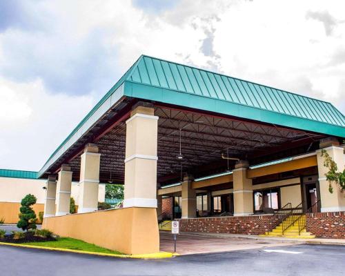 hotels with suites in Scranton