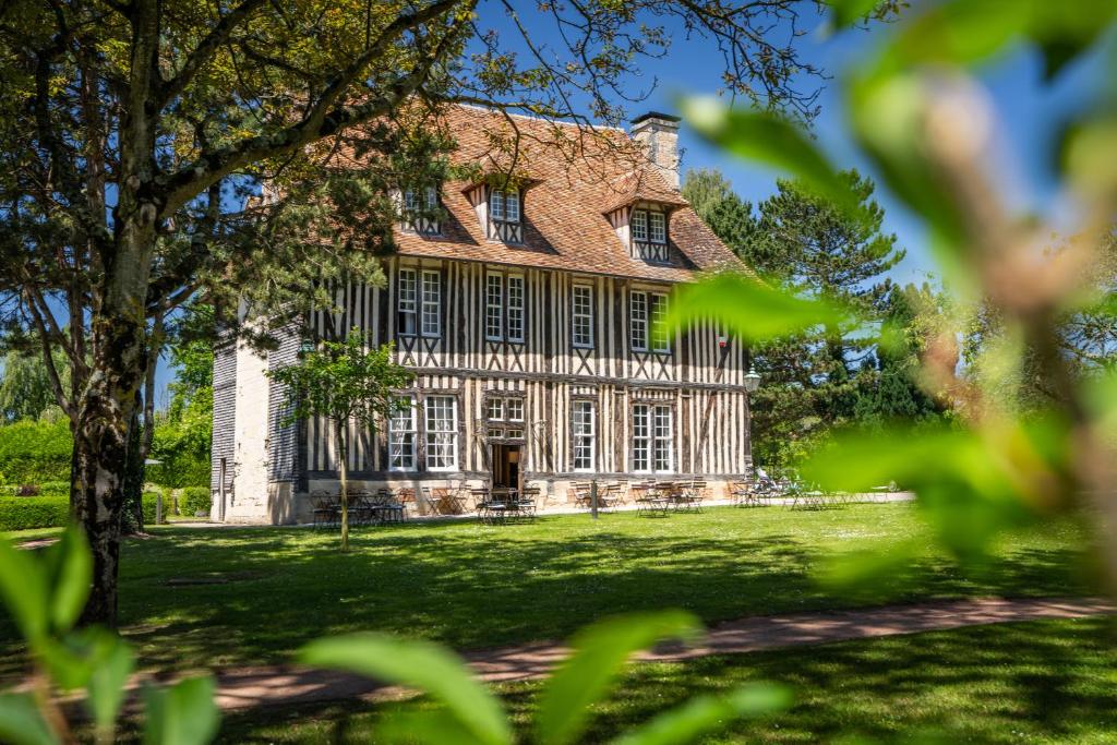 Les Manoirs des Portes de Deauville - Small Luxury Hotel Of The World - Best Hotels in Normandy