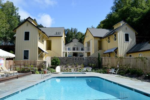 Farmhouse Inn - Best Eco Hotels in California