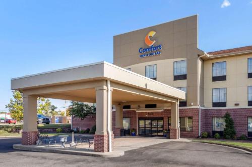 hotels with suites in Memphis