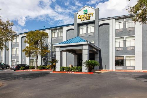 hotels with suites in Austin