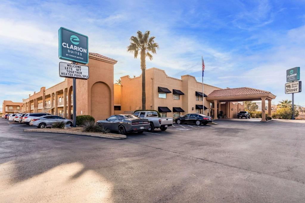 Clarion Suites St George - Convention Center Area - Best Pool Hotels in St. George, UT